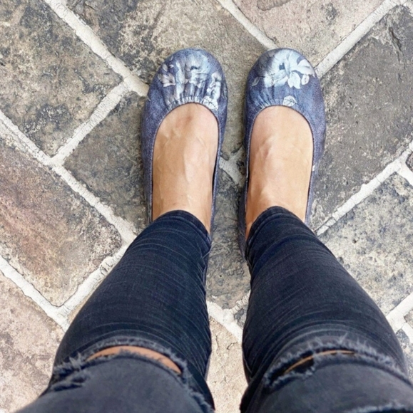 *BRAND NEW* Antique Floral - Picture 3 of 4